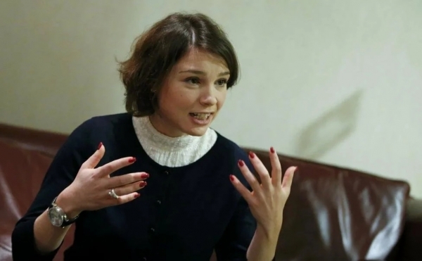 Молодая активистка Жанна Немцова